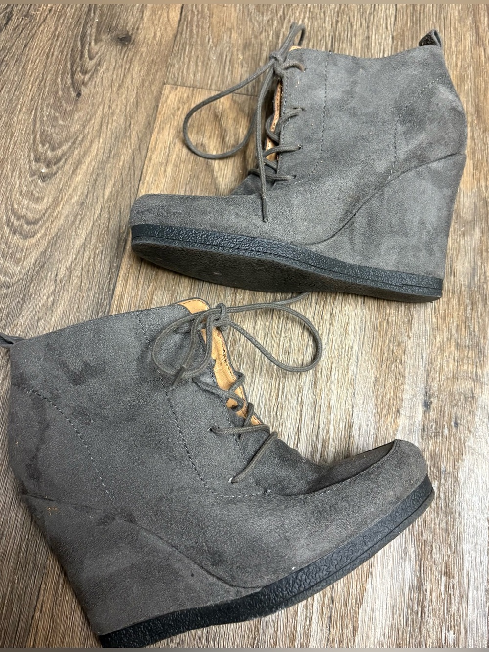 Nine West Women's Wedge Lace up Front Ankle Booties Gray Suede Size 6M